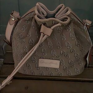 Signature Dooney &bourke